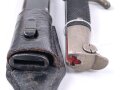 Extraseitengewehr KS98 Wehrmacht. Hersteller Aresculap Werke Tuttlingen. Saubere Klinge mit Gravur " Zur Erinnerung an meine Dienstzeit" Scheide original lackiert, im Lacklederkoppelschuh