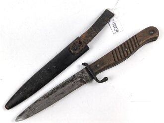 1.Weltkrieg,  Grabendolch. Hersteller "Rasiermesserfabrik ERN" Verschliffene Klinge, Scheide überlackiert