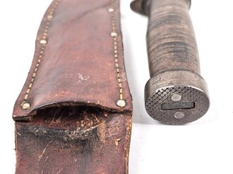 U.S. WWII Cattaraugus 2250 Commando Fighting Knife. Good condition, in leather scabbard