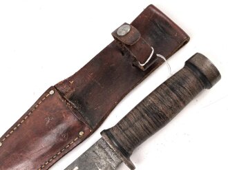 U.S. WWII Cattaraugus 2250 Commando Fighting Knife. Good condition, in leather scabbard
