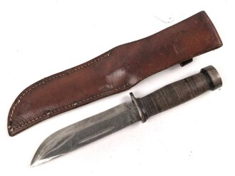 U.S. WWII Cattaraugus 2250 Commando Fighting Knife. Good condition, in leather scabbard