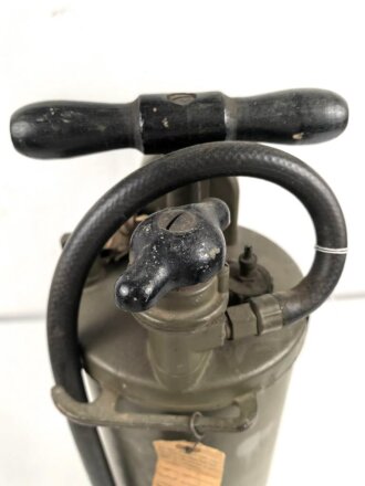 U.S. 1944 dated Hand Fire Extinguisher. " War time emergency Model"  Good condition, empty, NO OVERSEAS SHIPPING