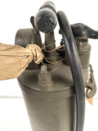 U.S. 1944 dated Hand Fire Extinguisher. " War time emergency Model"  Good condition, empty, NO OVERSEAS SHIPPING