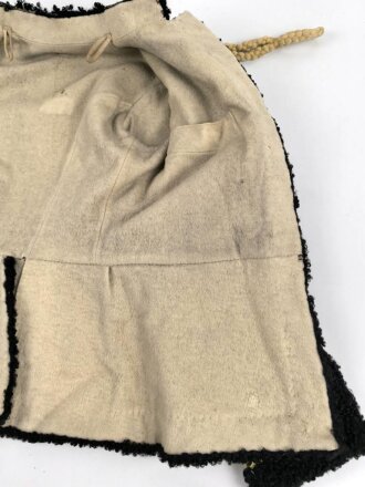 Preussen, Pelz für Mannschaften des Leib Garde Husaren Regiments. Kammerstück in gutem Gesamtzustand, lediglich der Pelz hat in Teilen etwas gelitten.