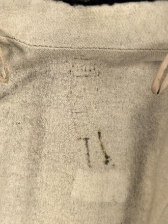 Preussen, Pelz für Mannschaften des Leib Garde Husaren Regiments. Kammerstück in gutem Gesamtzustand, lediglich der Pelz hat in Teilen etwas gelitten.