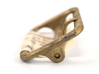 Zweidornschnalle nach Vorschrift der NSDAP. 58mm Höhe, vergoldet. Ungetragen, mit RZM Etikett