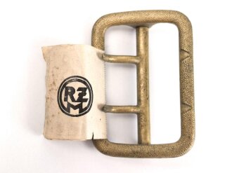 Zweidornschnalle nach Vorschrift der NSDAP. 58mm Höhe, vergoldet. Ungetragen, mit RZM Etikett