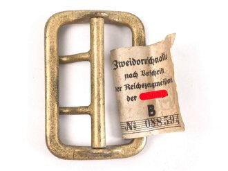 Zweidornschnalle nach Vorschrift der NSDAP. 58mm Höhe, vergoldet. Ungetragen, mit RZM Etikett