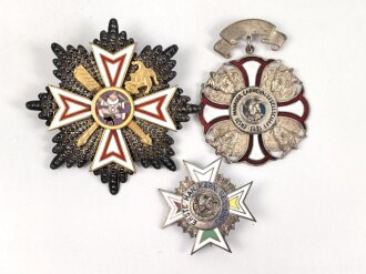 Carneval / Fasching, drei dekorative, teilemaillierte Abzeichen, der Bruststern 97mm Durchmesser