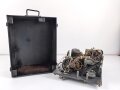 Tonschreiber B1 ( L ) Laufwerk , Ton.S. b1 ( L ) datiert 1944. Frontplatte Originallack, Gehäuse ( nicht zugehörig aber passend ) überlackiert. In Teilen verbasteltes Stück mit sehr guter Restaurationsbasis.
