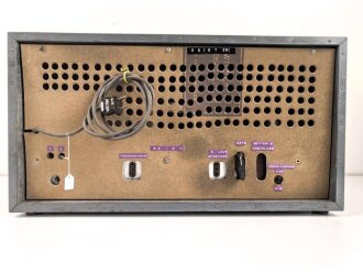 Seibt Empfänger ER1, Ln 25466. Überlackiertes Stück, Rückwand neuzeitlich ergänzt, restauriert, Funktion nicht geprüf. Gewaltiges Gerät, Breite 65cm