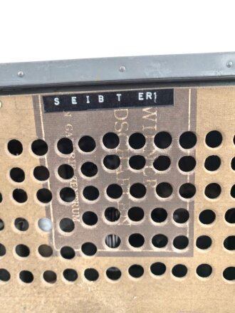 Seibt Empfänger ER1, Ln 25466. Überlackiertes Stück, Rückwand neuzeitlich ergänzt, restauriert, Funktion nicht geprüf. Gewaltiges Gerät, Breite 65cm