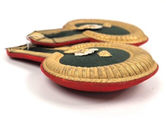 Preussen,  Paar Epauletten für einen höheren Forstbeamten, leicht getragenes Paar