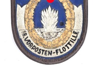 Minensucher Kriegsmarine, Wandplakette " 18. Vorposten Flottille" Original lackierter Aluminiumguß auf Holzplatte, diese 16 x 17,5cm groß