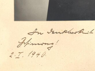 Großadmiral Erich Raeder, original gerahmtes Foto mit eigenhändiger Widmung und Unterschrift " Im Dankbarkeit und Kameradschaftlicher Erinnerung 2.I.1940. Maße des Rahmen 25,5, x 34,5cm