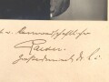 Großadmiral Erich Raeder, original gerahmtes Foto mit eigenhändiger Widmung und Unterschrift " Im Dankbarkeit und Kameradschaftlicher Erinnerung 2.I.1940. Maße des Rahmen 25,5, x 34,5cm