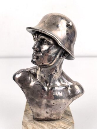 Tischbüste Spritzguß versilbert auf Mormorsockel. " Hochzeitsgeschenk vom UnteroffiziersKorps 11. Komp. I.R. 18". Gesamthöhe 23cm, leider defekt.