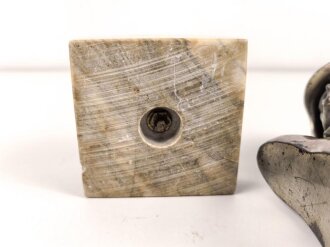 Tischbüste Spritzguß versilbert auf Mormorsockel. " Hochzeitsgeschenk vom UnteroffiziersKorps 11. Komp. I.R. 18". Gesamthöhe 23cm, leider defekt.