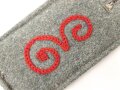 1. Weltkrieg,  einzelne Schulterklappe für einen Angehörigen eines Eisenbahn Regimentes, ohne Nummer