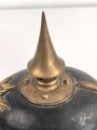 Sachsen, Pickelhaube für Mannschaften der Infanterie. Eigentumstück mit Offiziersmäßigem Innenfutter. Ungereinigtes Stück in gutem Gesamtzustand.