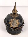 Sachsen, Pickelhaube für Mannschaften der Infanterie. Eigentumstück mit Offiziersmäßigem Innenfutter. Ungereinigtes Stück in gutem Gesamtzustand.