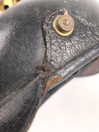 Bayern, Pickelhaube für Mannschaften in einem Landwehr Infanterie Regiment. Unvollständig, das Leder angetrocknet