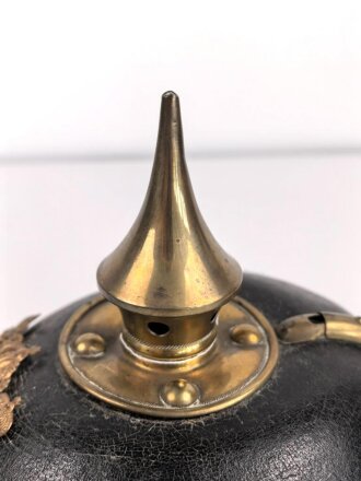 Bayern, Pickelhaube für Mannschaften in einem Landwehr Infanterie Regiment. Unvollständig, das Leder angetrocknet