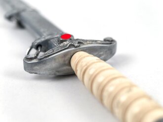 Brieföffner III.Reich in Form eines Dolches für Offiziere des Heeres. Saubere Klinge ohne Herstellermarkierung, guter Zustand, Gesamtlänge 19,5cm