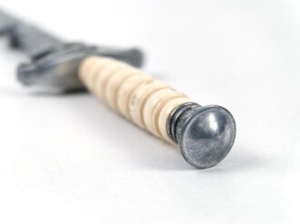 Brieföffner III.Reich in Form eines Dolches für Offiziere des Heeres. Saubere Klinge ohne Herstellermarkierung, guter Zustand, Gesamtlänge 19,5cm