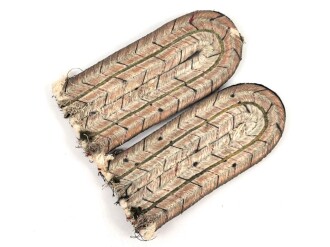 Preußen, Paar Schulterstücke für einen Offizier, die nAuflagen fehlen, Unterfutter schwarzer Samt. Länge 9cm