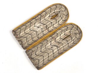 Preußen, Paar Schulterstücke für einen Offizier, die Auflagen fehlen, Länge 11cm