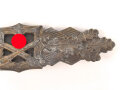 Nahkampfspange in Bronze, Zink, Hersteller JFS, Plättchen und Nadel magnetisch