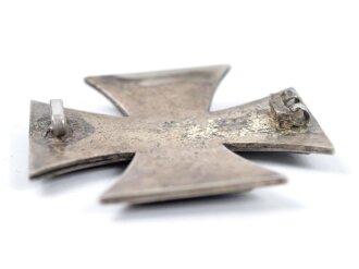 Eisernes Kreuz 1. Klasse 1939, das Hakenkreuz zu 85% geschwärzt, Nadel fehlt