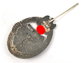 Panzerkampfabzeichen in silber, Zink hohl geprägt, vermutlich Schickle