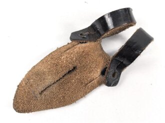 Anknöpflasche für ein Dienstglas der Wehrmacht.