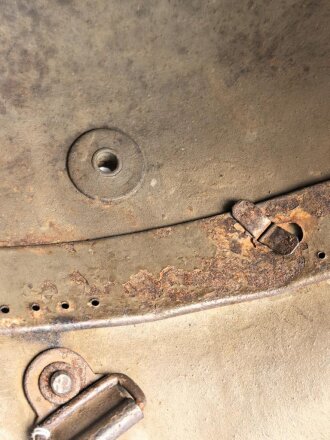 Österreich k.u.k. Stahlhelm in gutem Zustand, Originallack, die Polster vom Innenfutter fehlen.