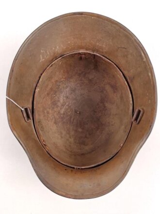 Österreich k.u.k. Stahlhelm in gutem Zustand, Originallack, die Polster vom Innenfutter fehlen.