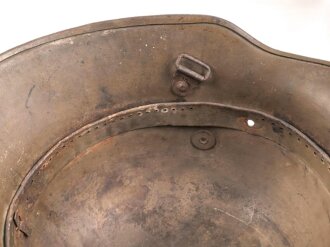 Österreich k.u.k. Stahlhelm in gutem Zustand, Originallack, die Polster vom Innenfutter fehlen.