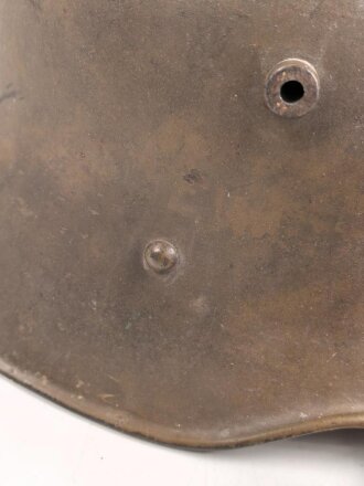 Österreich k.u.k. Stahlhelm in gutem Zustand, Originallack, die Polster vom Innenfutter fehlen.