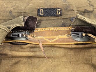 Tornister Wehrmacht datiert 1943, getragenes Stück