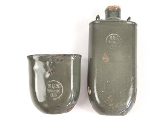 Österreich k.u.k. , emaillierte Feldflasche mit Trinkbecher datiert 1916.