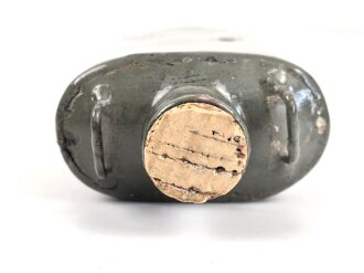 Österreich k.u.k. , emaillierte Feldflasche mit Trinkbecher datiert 1916.