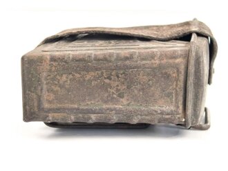 Österreich 1.Weltkrieg, Patronentasche für M95 Gewehr aus Blech, Originallack, ungereinigtes Stück