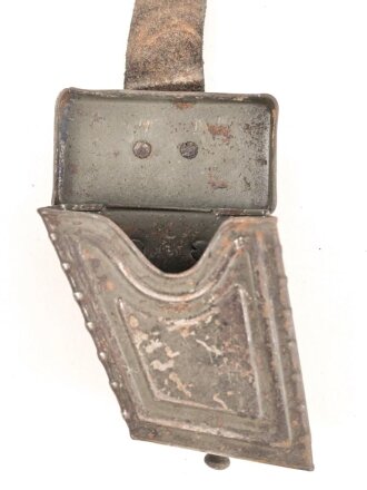 Österreich 1.Weltkrieg, Patronentasche für M95 Gewehr aus Blech, Originallack, ungereinigtes Stück