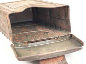 Österreich 1.Weltkrieg, Patronentasche für M95 Gewehr aus Blech, Originallack, ungereinigtes Stück