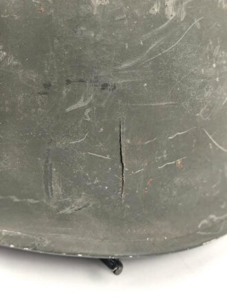 Stahlhelmglocke Baumuster M1  . Gebraucht, Alter und Herkunft unbekannt, Kinnriemen Verschluss defekt