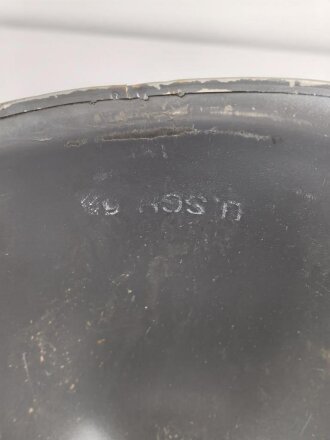 Österreich, Stahlhelm nach Muster M1. Hersteller U.SCH. 65 für "Ulbrichts Witwe, Schwanested" 1965. Originallack