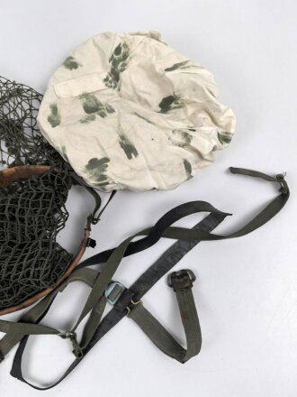 Konvolut Ersatzteile für Stahlhelme aller Art