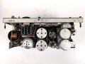 30 Watt Sender a datiert 1943 ( Panzerfunk ) Originallack, ein Umschalter in Auflösung begriffen, sonst guter Zustand. Funktion nicht geprüft