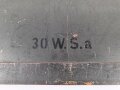 30 Watt Sender a datiert 1943 ( Panzerfunk ) Originallack, ein Umschalter in Auflösung begriffen, sonst guter Zustand. Funktion nicht geprüft